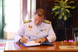 ลงนามถวายพระพร เนื่องในวันขึ้นปีใหม่ พุทธศักราช 2561