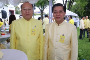 พิธีตักบาตรถวายเป็นพระราชกุศล และพิธีเจริญพระพุทธมนต์ถวายพระพรชัยมงคล  