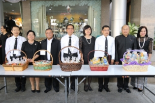 ทำบุญตักบาตรข้าวสารอาหารแห้ง ประจำเดือนเดือนมีนาคม 2560