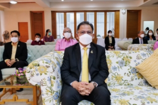  สำนักงานการตรวจเงินแผ่นดินส่งมอบปฏิทินภายใต้โครงการ ปฏิทินตั้งโต๊ะปีเก่าส่งต่อให้เรานะ เนื่องในโอกาสครบรอบ 108 ปี สำนักงานการตร