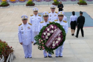 พิธีวางพวงมาลาถวายราชสักการะ