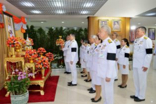 ประธานกรรมการตรวจเงินแผ่นดิน นำคณะผู้บริหารและข้าราชการ สตง.วางแจกันดอกไม้เบื้องหน้าพระรูปสมเด็จพระเจ้าลูกเธอ เจ้าฟ้าสิริวัณณวรี